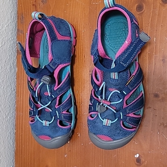 KEEN YOUTH FISHERMAN SEACAMP II CNX NAVY BLUE AND PINK SANDAL SIZE 5 - Picture 5 of 11